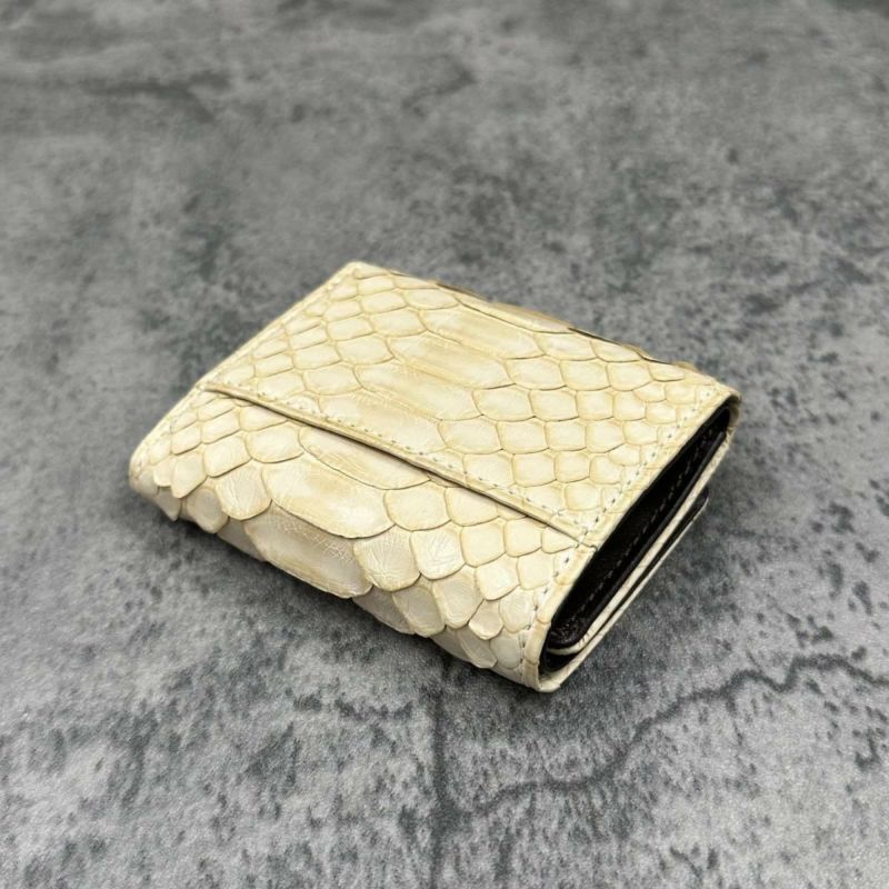 クアトロガッティ 財布 パイソン ミニ財布(三つ折り財布) クリーム 国産(日本製) Quattro Gatti 8208