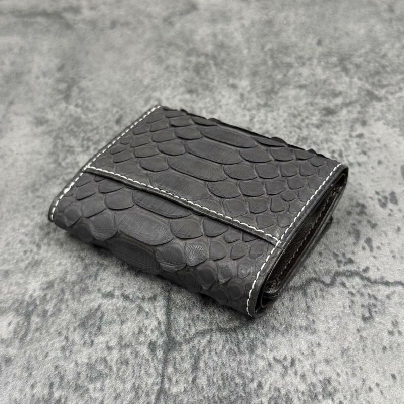 クアトロガッティ 財布 パイソン ミニ財布(三つ折り財布) グラファイト 国産(日本製) Quattro Gatti 8208