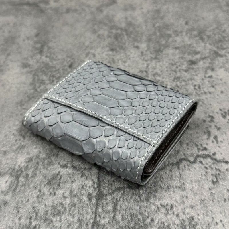 クアトロガッティ 財布 パイソン ミニ財布(三つ折り財布) グレー 国産(日本製) Quattro Gatti 8208