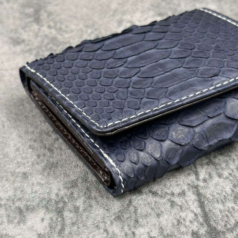  クアトロガッティ 財布 パイソン ミニ財布(三つ折り財布) ネイビー 国産(日本製) Quattro Gatti 8208