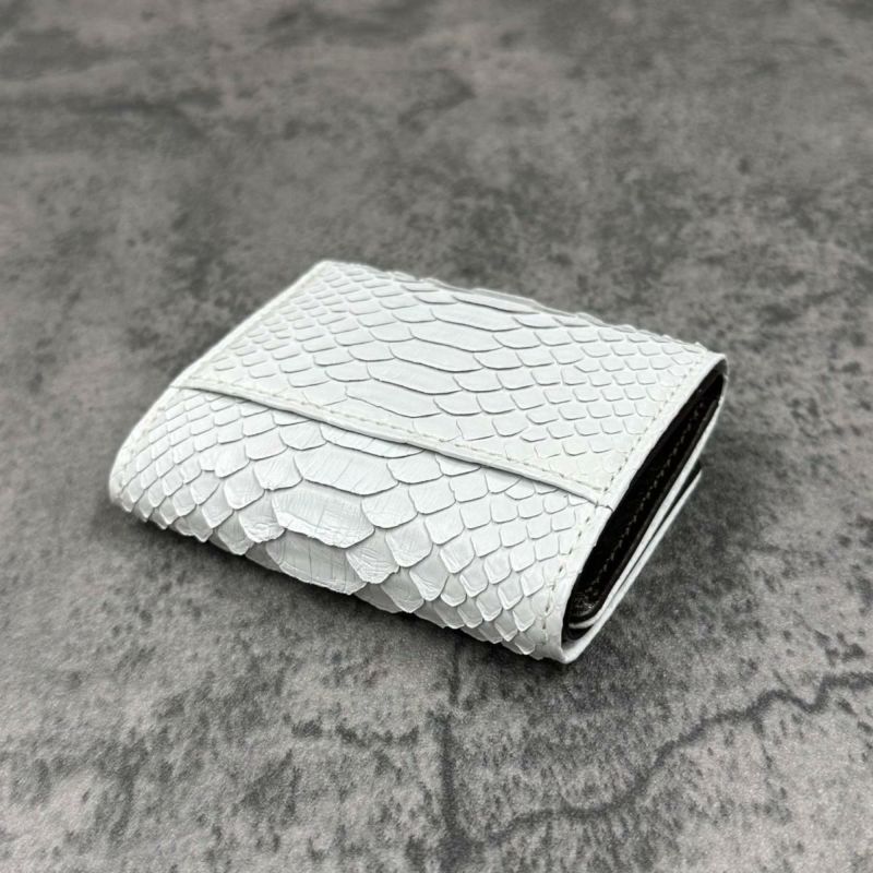 クアトロガッティ 財布 パイソン ミニ財布(三つ折り財布) ホワイト 国産(日本製) Quattro Gatti 8208