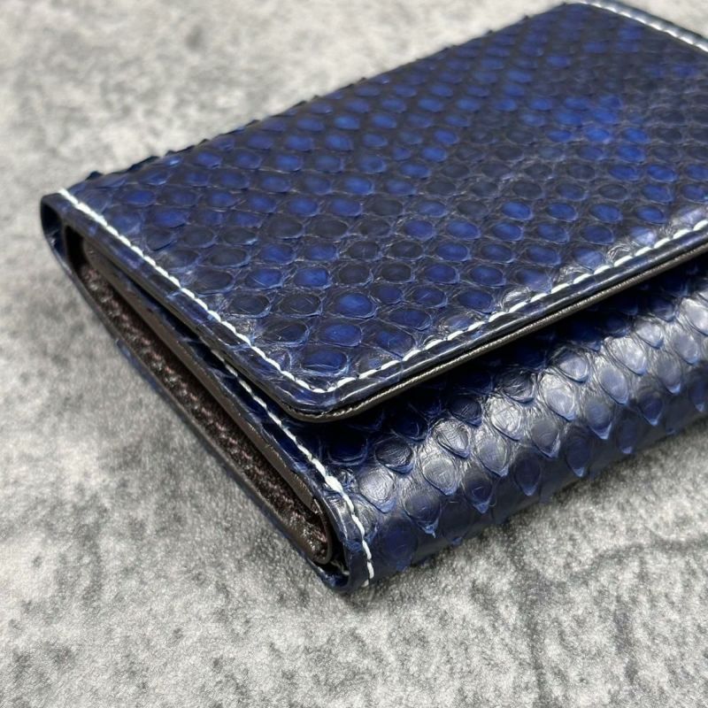クアトロガッティ 財布 パイソン ミニ財布(三つ折り財布) 藍染め 国産(日本製) Quattro Gatti 8208sp