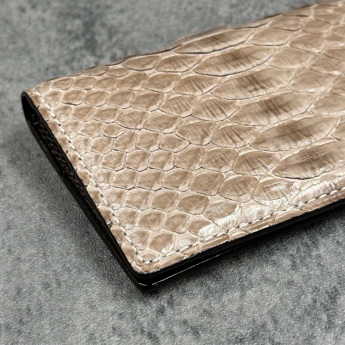 クアトロガッティ パイソン カード入れ (名刺入れ) トープ 国産(日本製) Quattro Gatti 8210　2